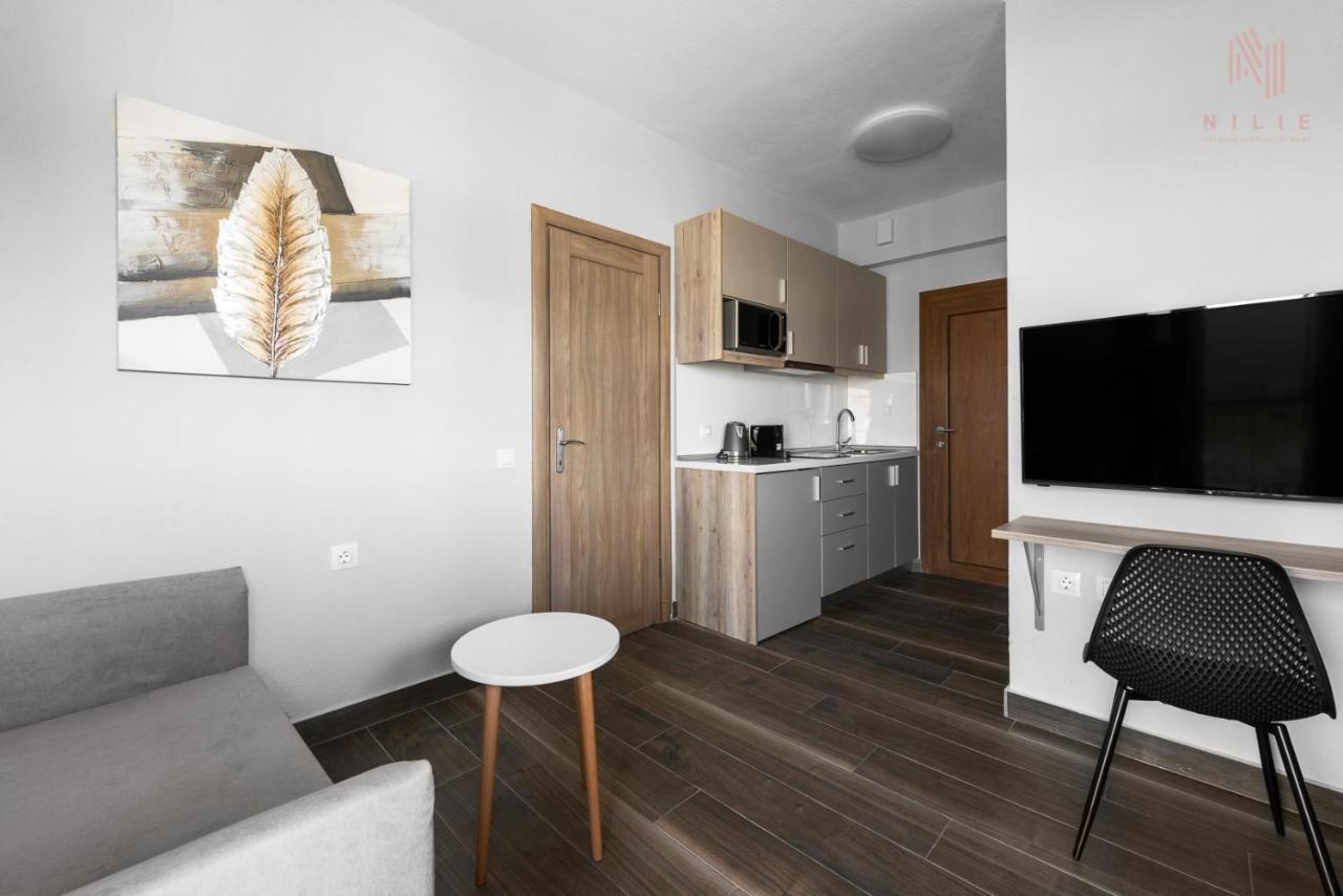 Ultima Summer Residence, Nilie Hospitality Mgmt 아피토스 외부 사진
